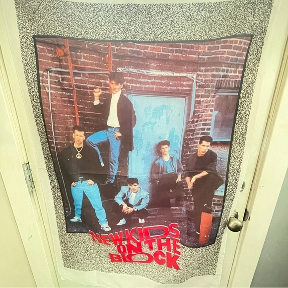 New kids on the block fabric tapestry quite large - Picture 7 of 7